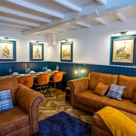 Boutique - Mast Whitby