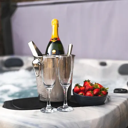 Boutique - Mast Holiday home