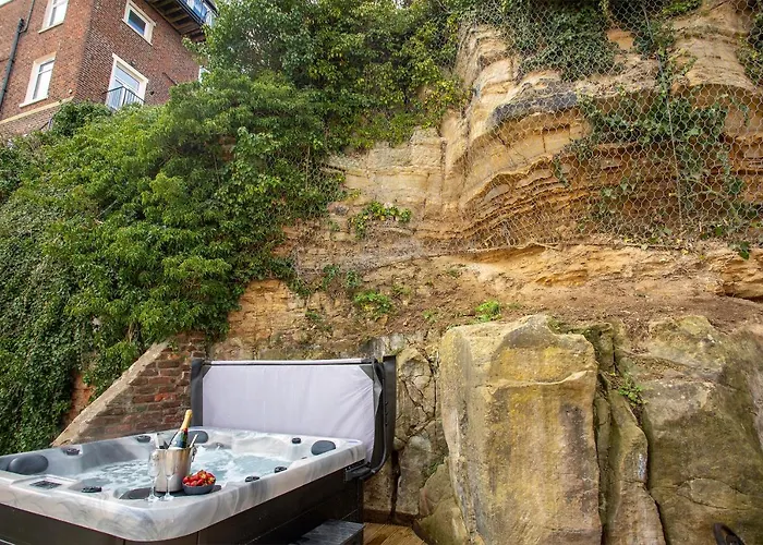 Boutique - Mast Whitby